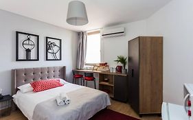 Perfectly Located Studio, Seaview, 2 Min To Sea! #6