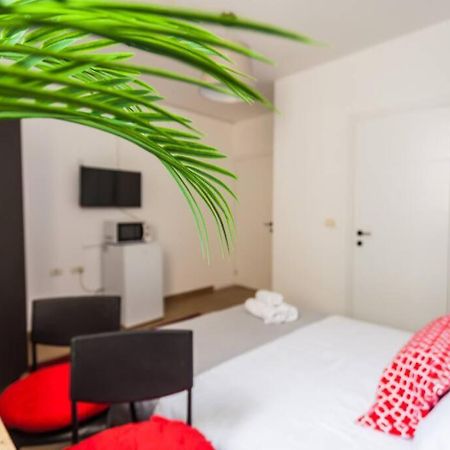 Perfectly Located Studio, Seaview, 2 Min To Sea! #6 Tel Aviv Exterior photo