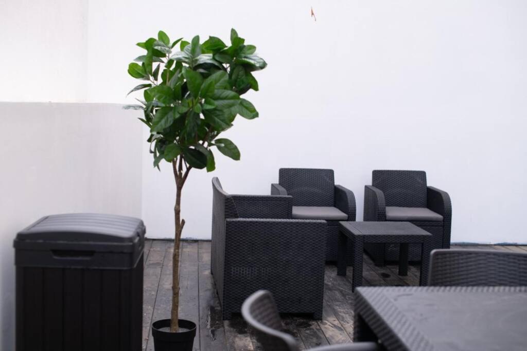 Perfectly Located Studio, Seaview, 2 Min To Sea! #6 Tel Aviv Exterior photo